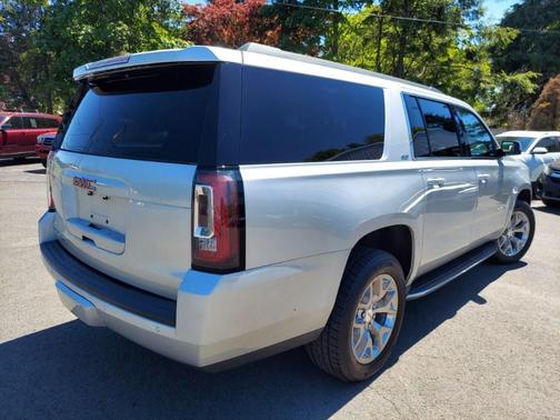 Quicksilver Metallic 2019 GMC Yukon XL SLT