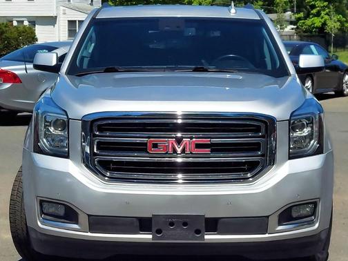 Quicksilver Metallic 2019 GMC Yukon XL SLT