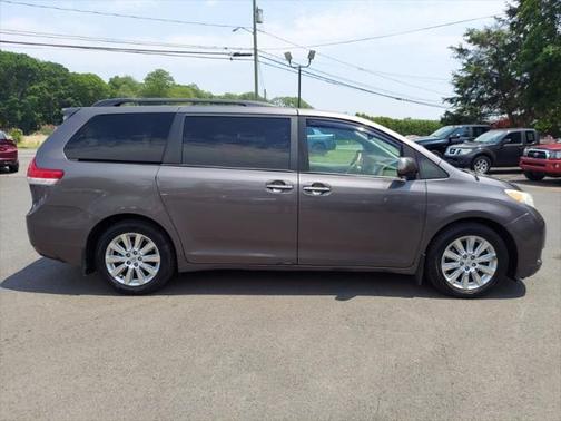 2012 Toyota Sienna XLE