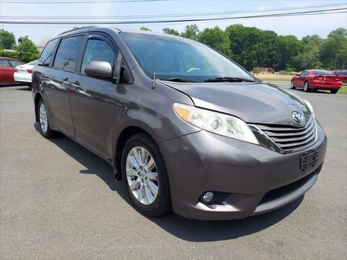 2012 Toyota Sienna XLE