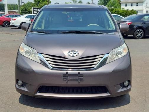 2012 Toyota Sienna XLE