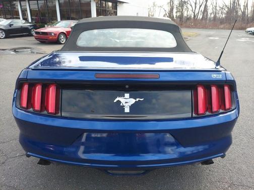 2015 Ford Mustang V6