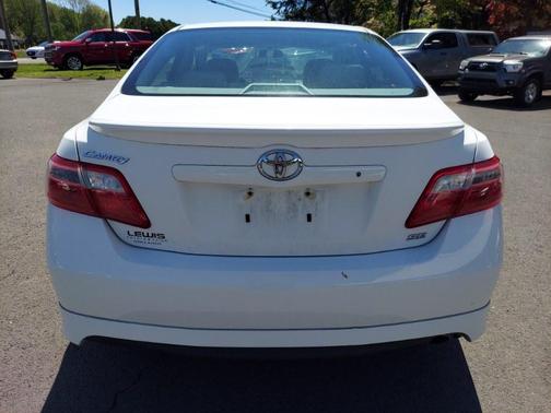 Super White 2008 Toyota Camry SE
