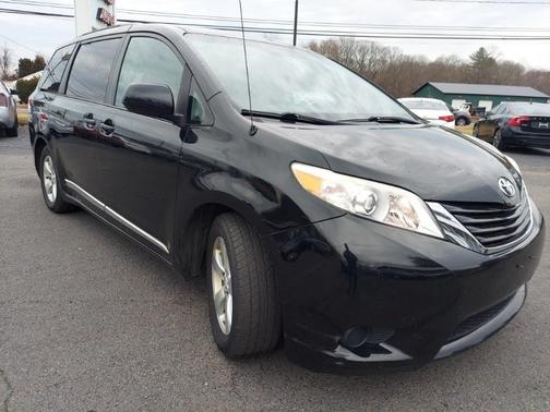 2011 Toyota Sienna LE
