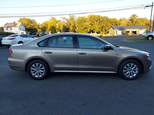 2015 Volkswagen Passat 1.8T S
