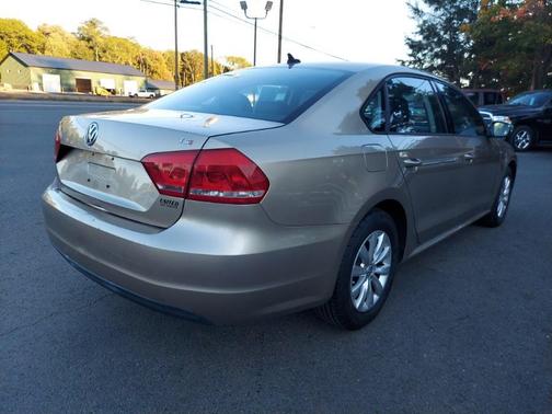 2015 Volkswagen Passat 1.8T S