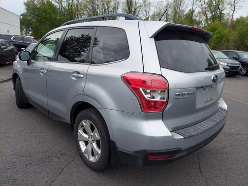Ice Silver Metallic 2014 Subaru Forester 2.5i Limited