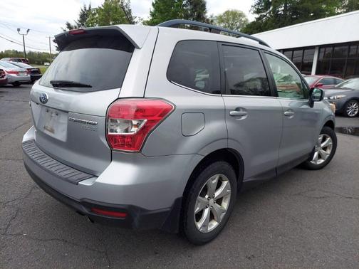 Ice Silver Metallic 2014 Subaru Forester 2.5i Limited