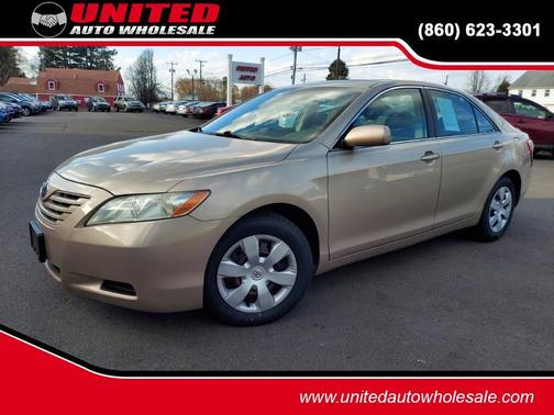 Gold 2007 Toyota Camry LE