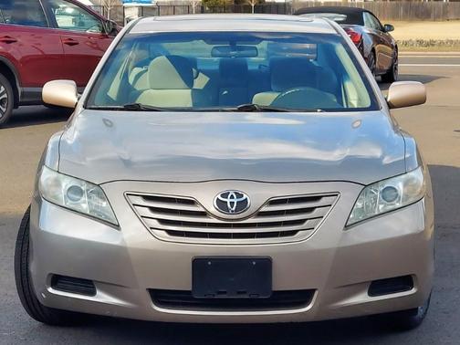 Gold 2007 Toyota Camry LE