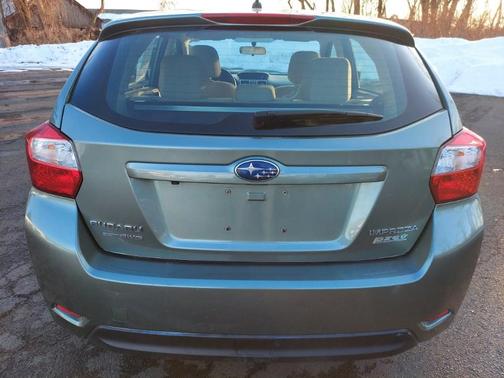 2016 Subaru Impreza 2.0i