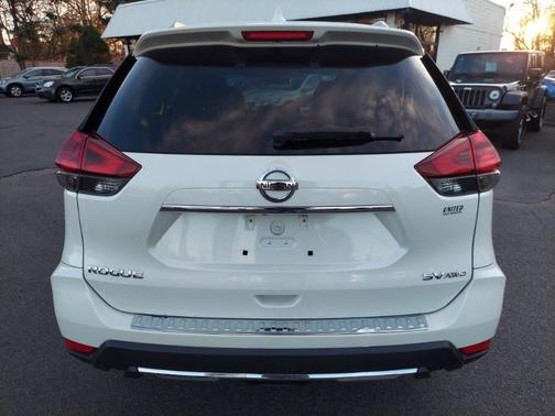 2018 Nissan Rogue SV