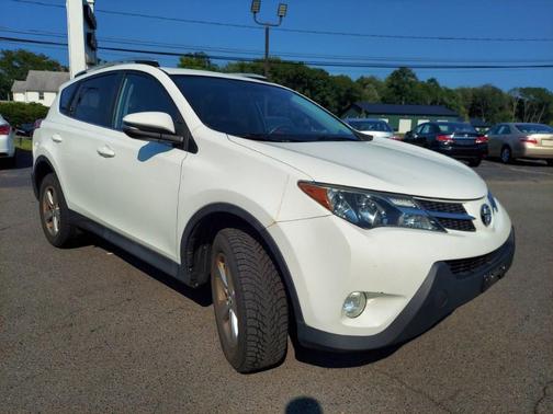 Super White 2015 Toyota RAV4 XLE