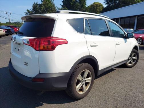 Super White 2015 Toyota RAV4 XLE