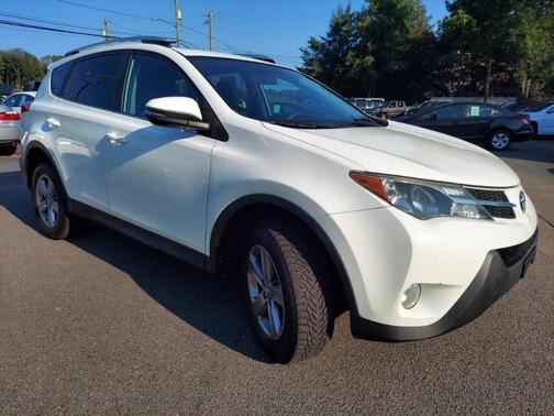 Super White 2015 Toyota RAV4 XLE