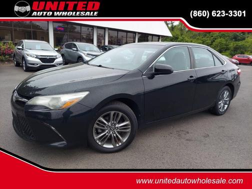 Midnight Black Metallic 2017 Toyota Camry SE