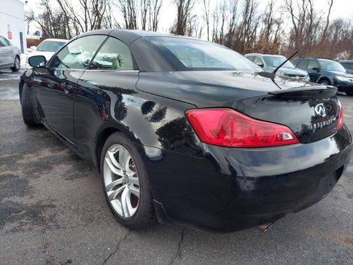 2009 INFINITI G37 Base