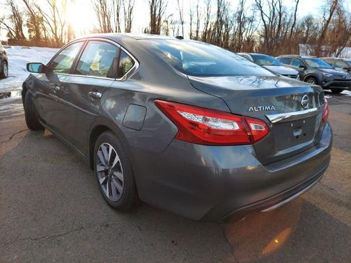 2017 Nissan Altima 2.5 SV