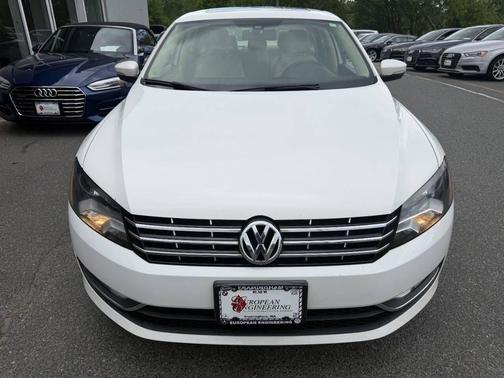 White 2014 Volkswagen Passat 2.0L TDI DSG SE w/Sunroof