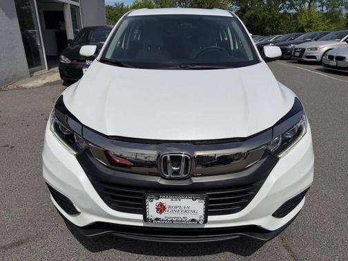 White 2022 Honda HR-V LX