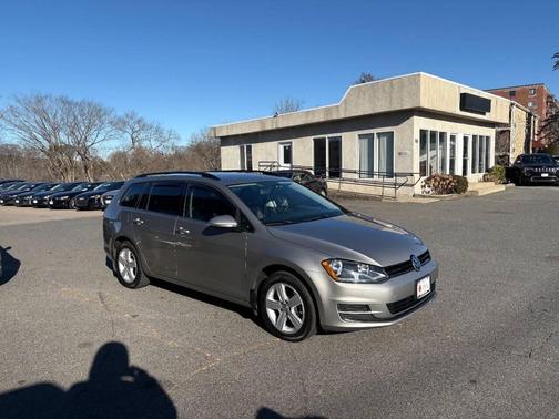 2015 Volkswagen Golf SportWagen TDI S 4-Door