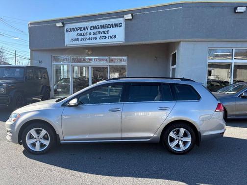 2015 Volkswagen Golf SportWagen TDI S 4-Door