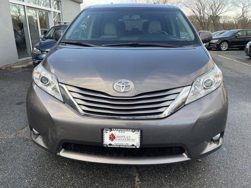 2015 Toyota Sienna XLE