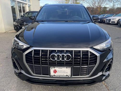 2022 Audi Q3 45 S line Premium