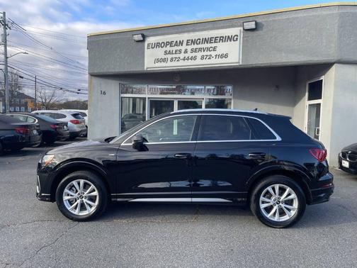 2022 Audi Q3 45 S line Premium