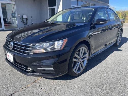 2018 Volkswagen Passat 2.0T R-Line