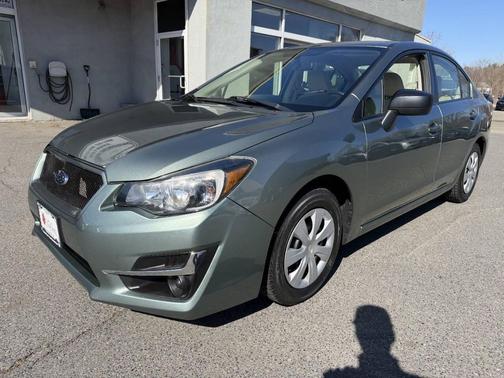 Green 2015 Subaru Impreza 2.0i