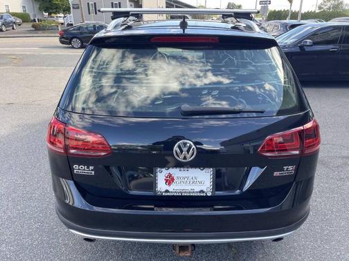 2017 Volkswagen Golf Alltrack TSI S