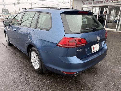 2016 Volkswagen Golf SportWagen TSI S 4-Door