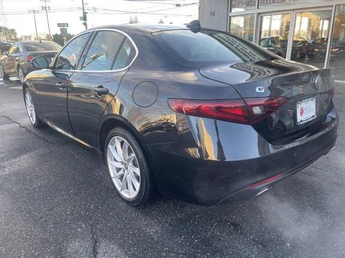 2018 Alfa Romeo Giulia Base