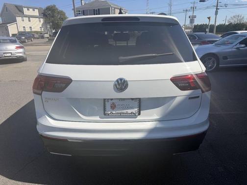 White 2020 Volkswagen Tiguan 2.0T SE 4MOTION