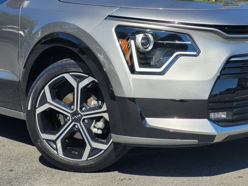 Steel Gray 2025 Kia Niro EX Touring