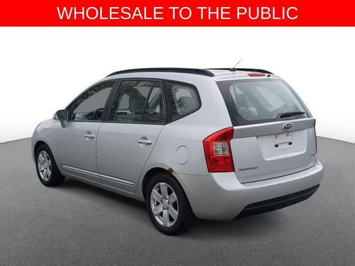Silver 2008 Kia Rondo LX V6