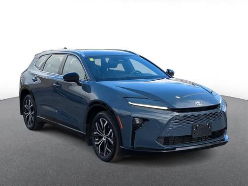 2025 Toyota Crown Signia XLE