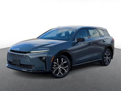 2025 Toyota Crown Signia XLE