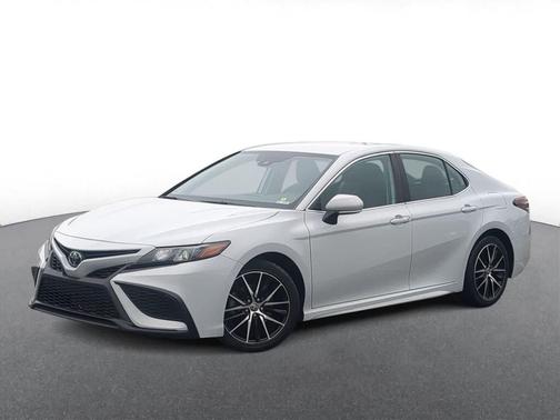 Ice Edge 2022 Toyota Camry SE
