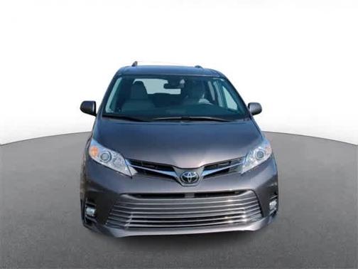 2018 Toyota Sienna XLE