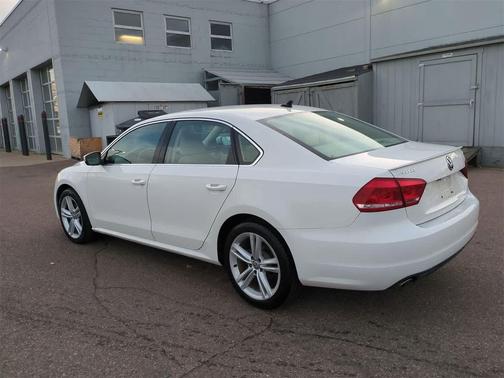 2014 Volkswagen Passat 2.0L TDI DSG SE w/Sunroof