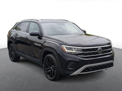Deep Black Pearl 2023 Volkswagen Atlas Cross Sport 3.6L V6 SE w/Technology