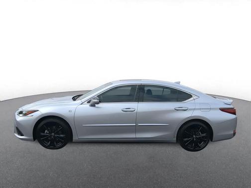 2023 Lexus ES 300h F SPORT Handling