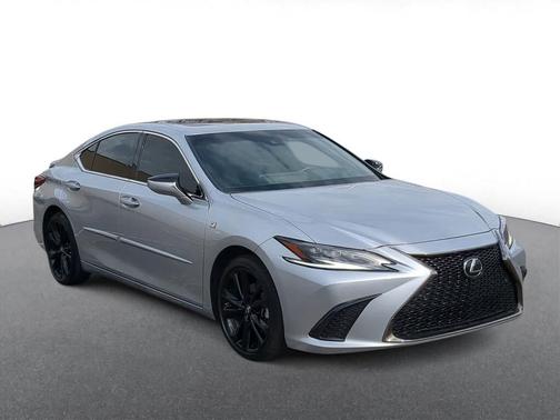 2023 Lexus ES 300h F SPORT Handling