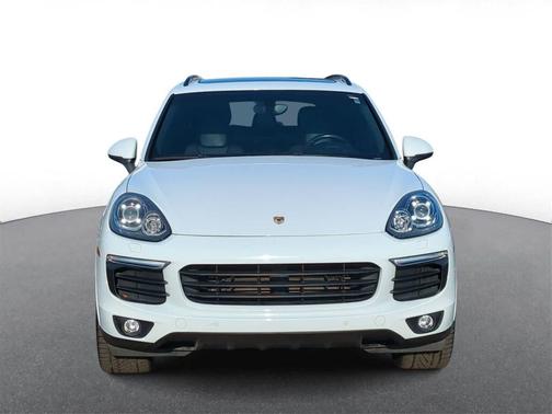2017 Porsche Cayenne Platinum Edition