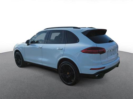 2017 Porsche Cayenne Platinum Edition