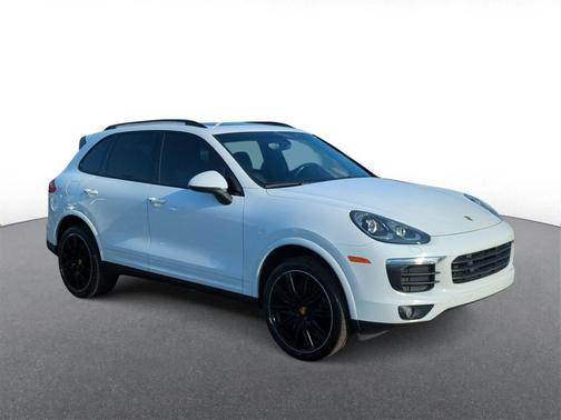 2017 Porsche Cayenne Platinum Edition