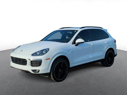 2017 Porsche Cayenne Platinum Edition