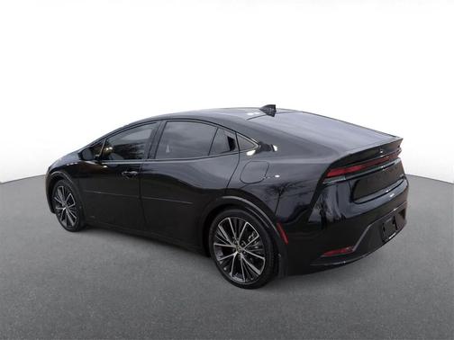 2025 Toyota Prius XLE